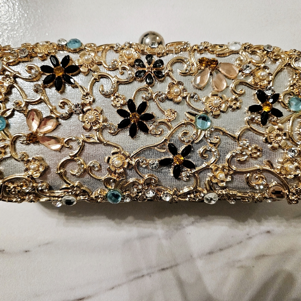 Sparkling Clutch